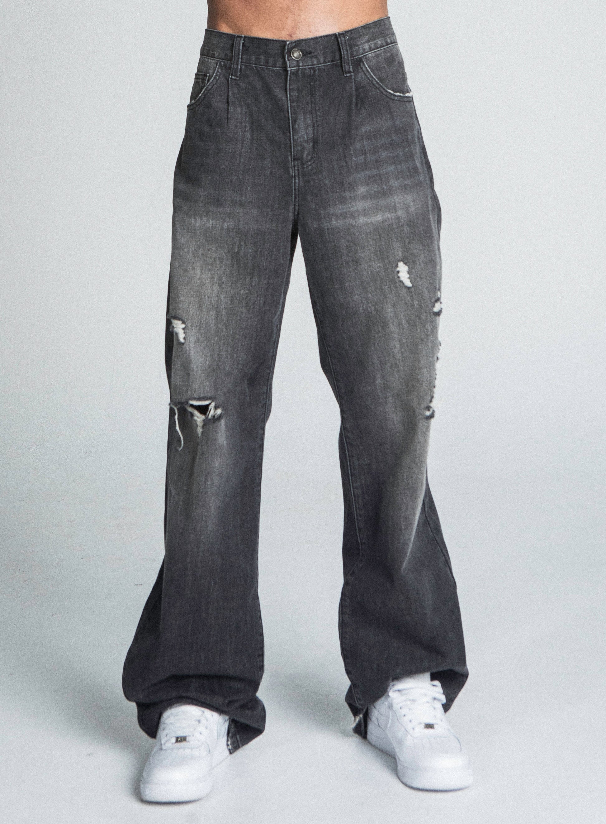 BLACK DISTRESSED BAGGY JEANS