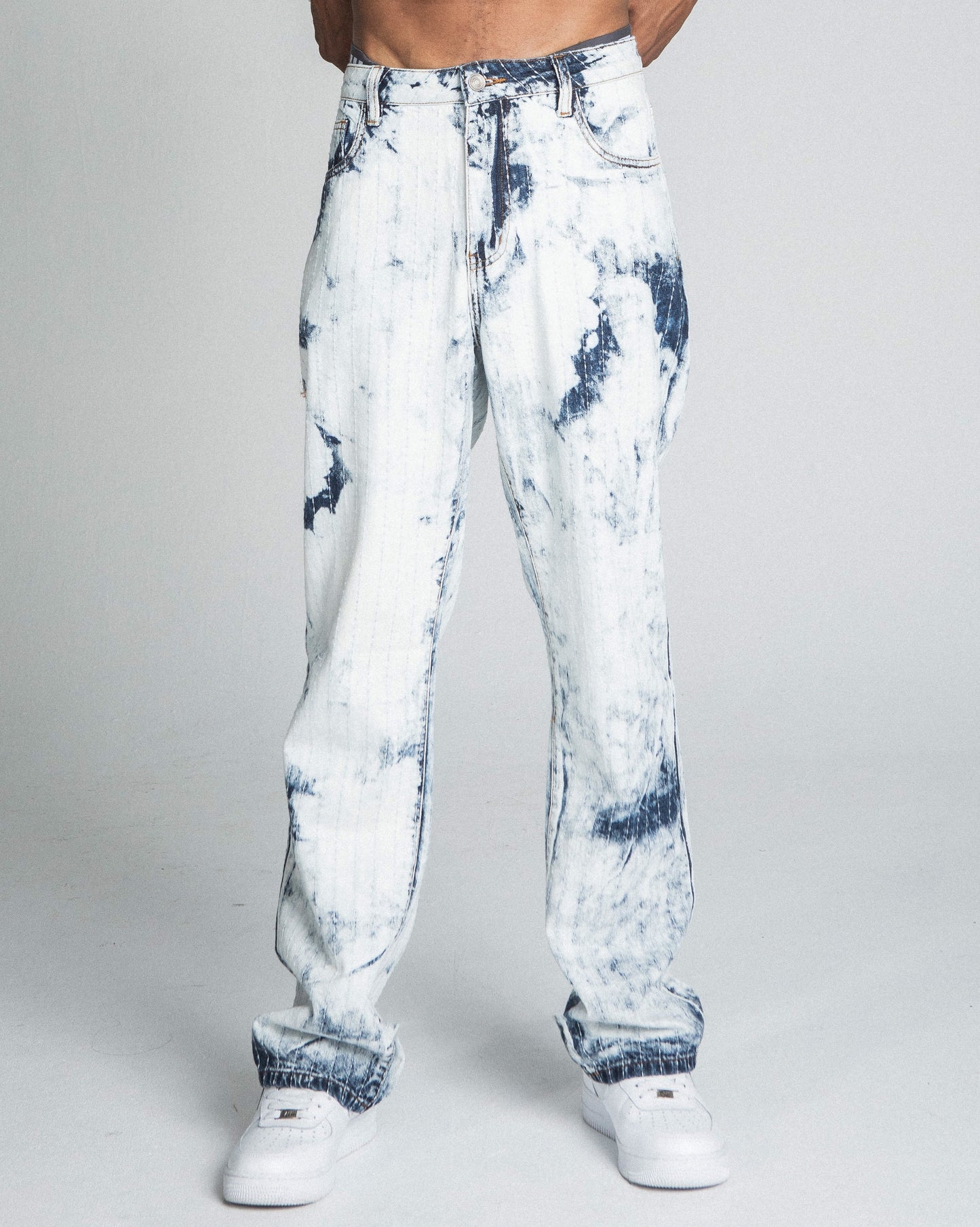 DARK BLUE/WHITE TIE DYE THREAD LINE LOOSE JEANS