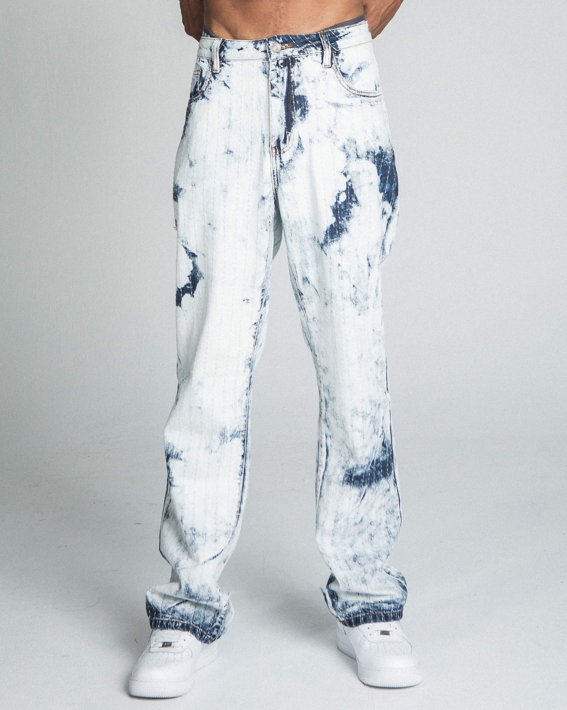 DARK BLUE/WHITE TIE DYE THREAD LINE LOOSE JEANS