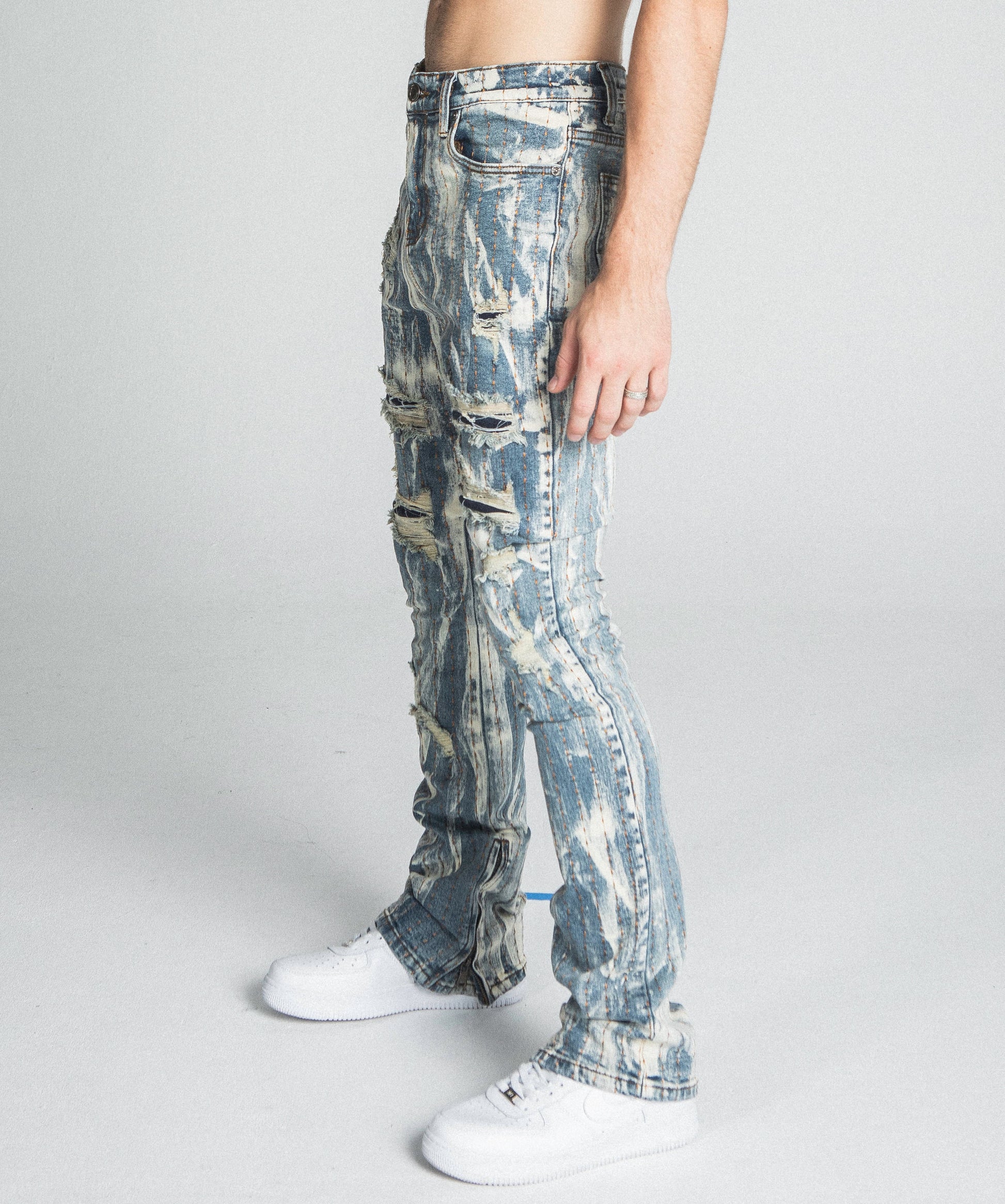 THREAD LINE STACKED JEANS