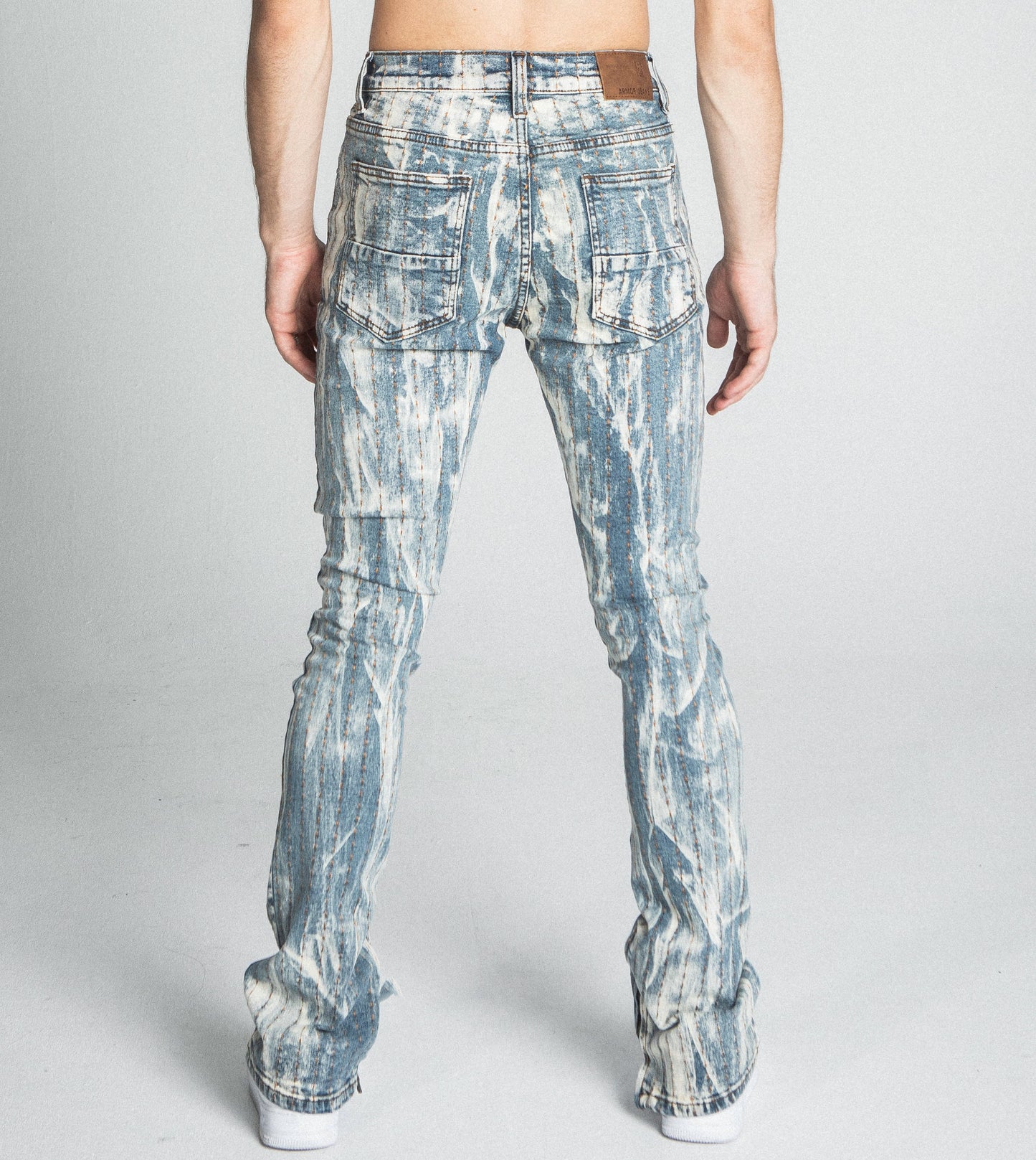 THREAD LINE STACKED JEANS