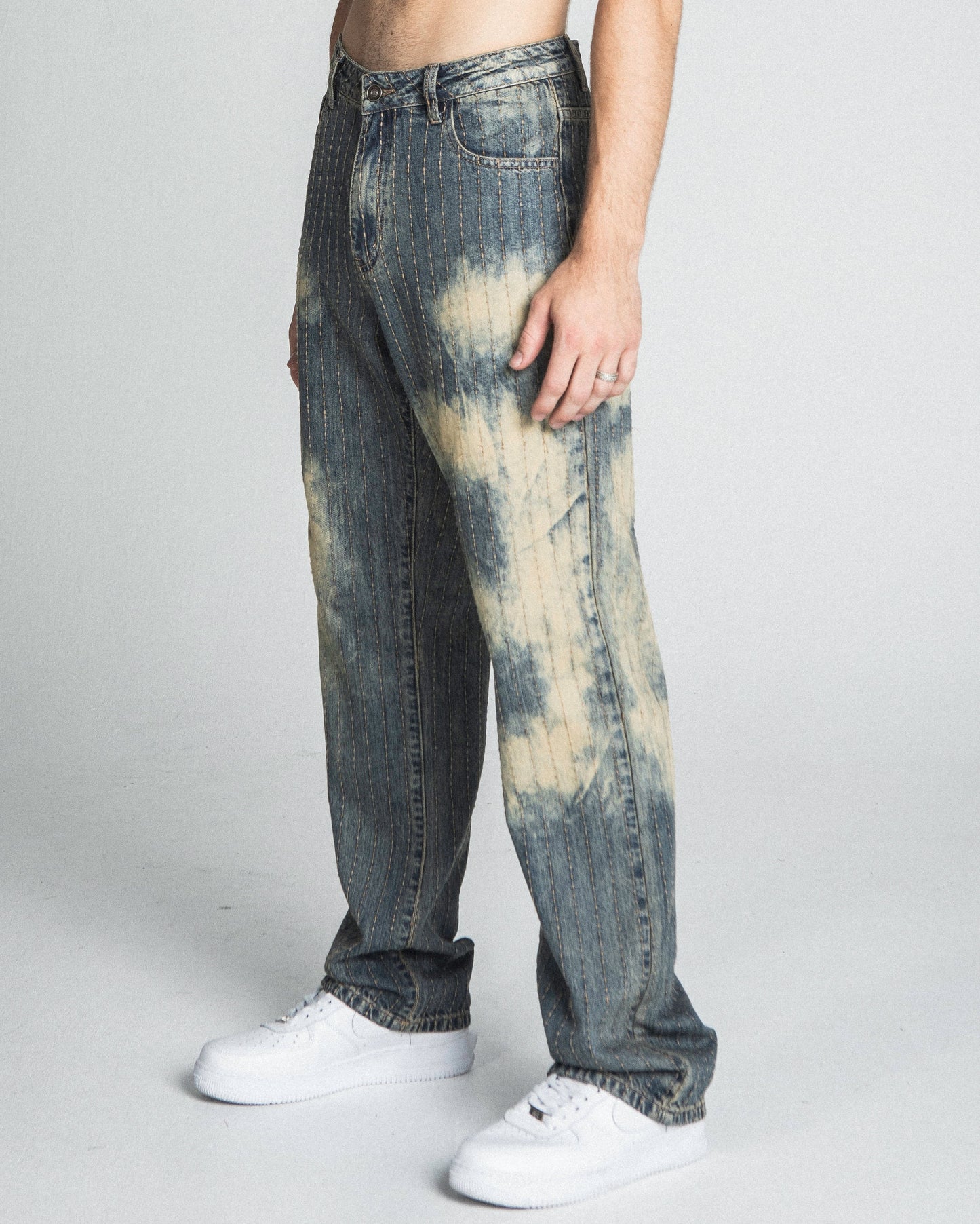 VINTAGE THREAD LINE LOOSE JEANS