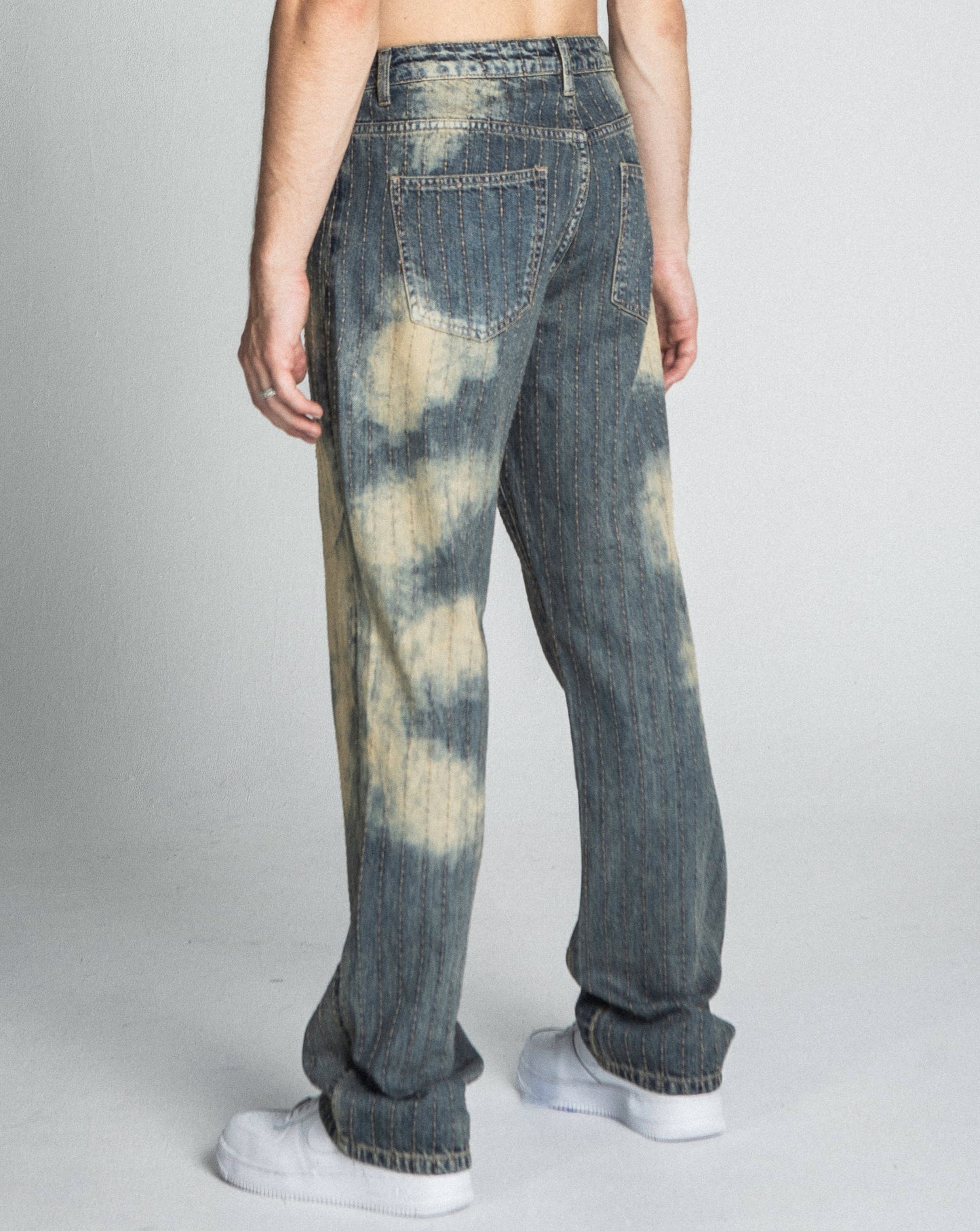 VINTAGE THREAD LINE LOOSE JEANS