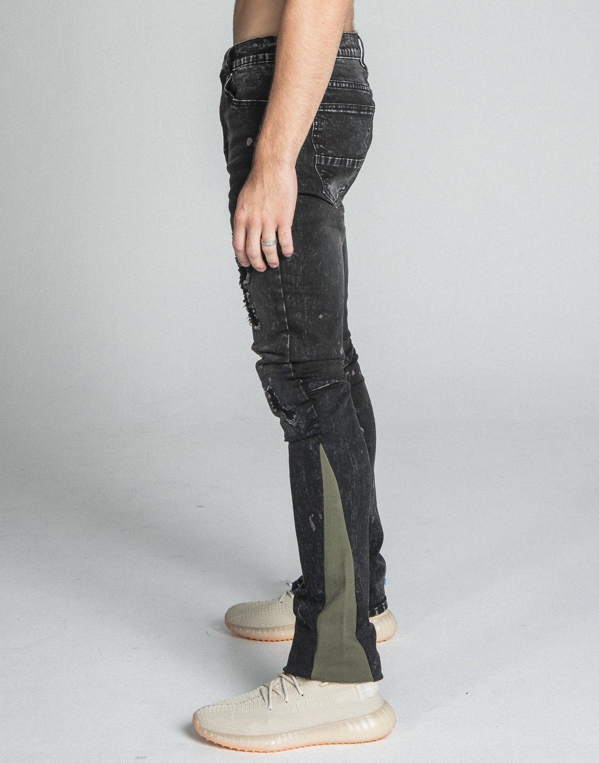 Black Distressed Star Jeans