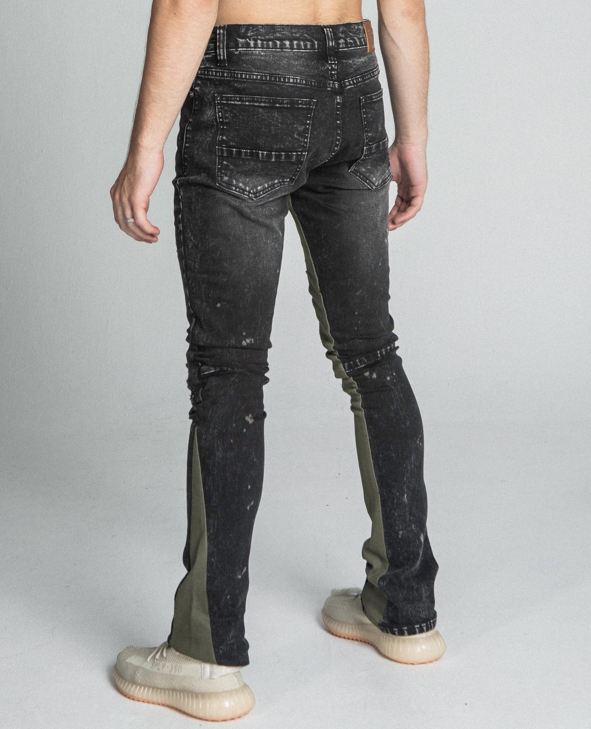 Black Distressed Star Jeans
