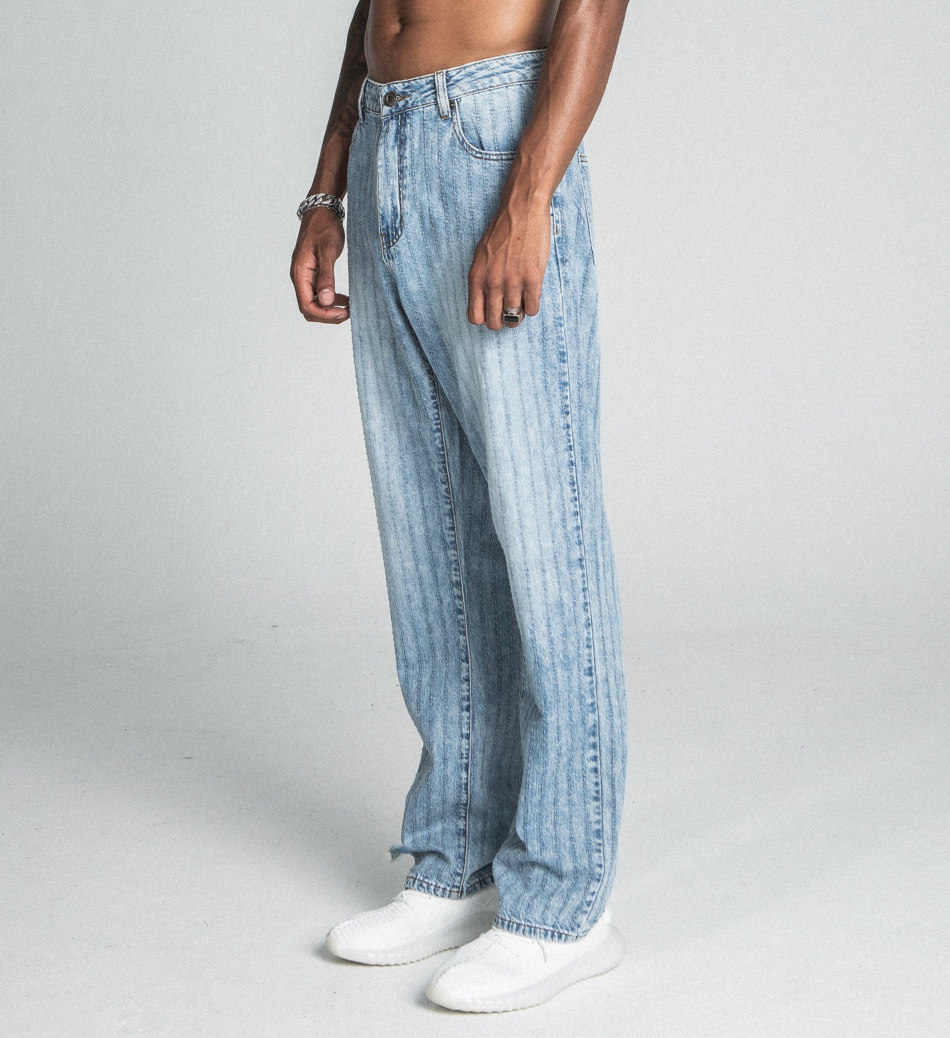CLASSIC BLUE THREAD LINE LOOSE JEANS