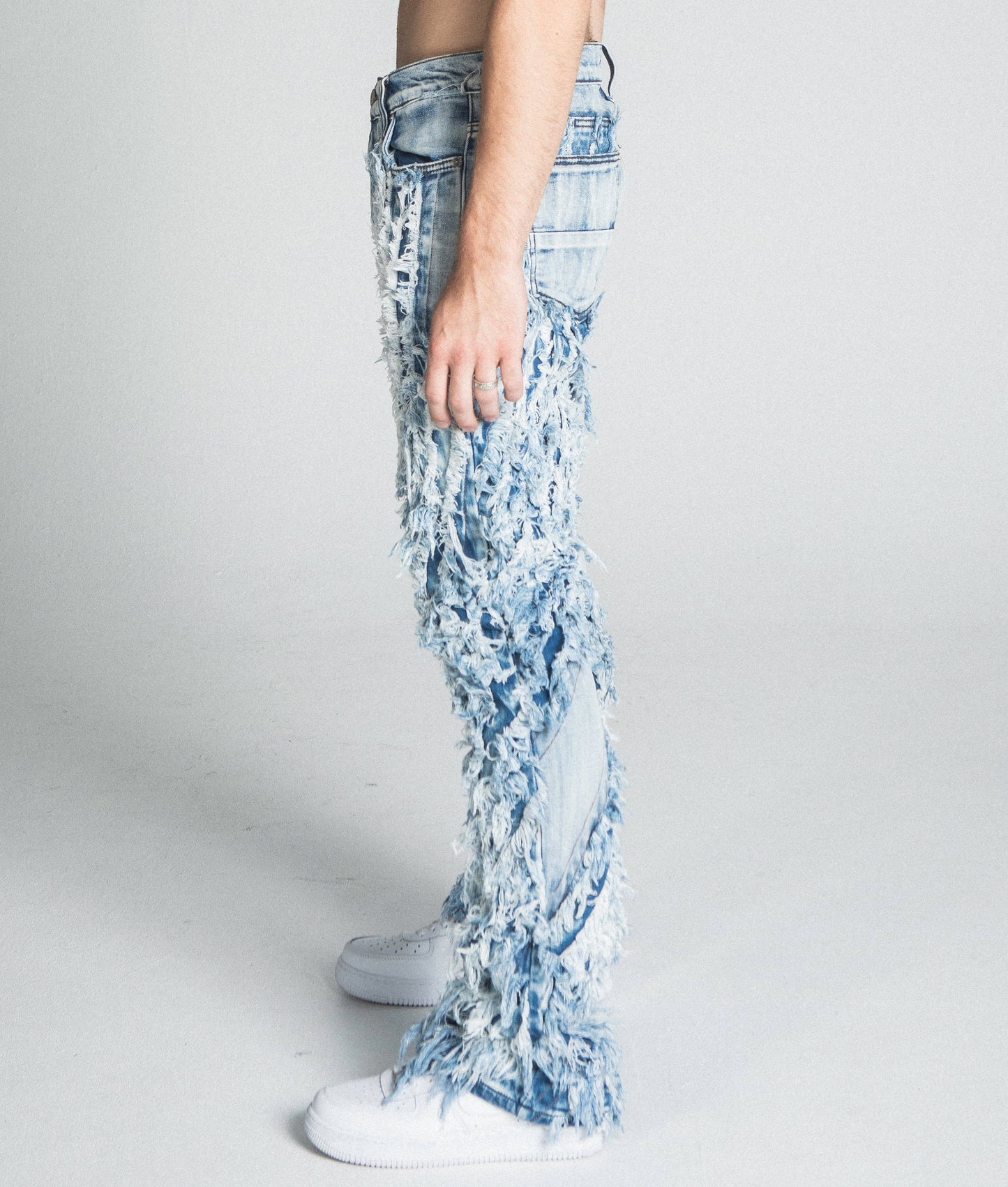 EXTREME FRAYED STACKED JEANS