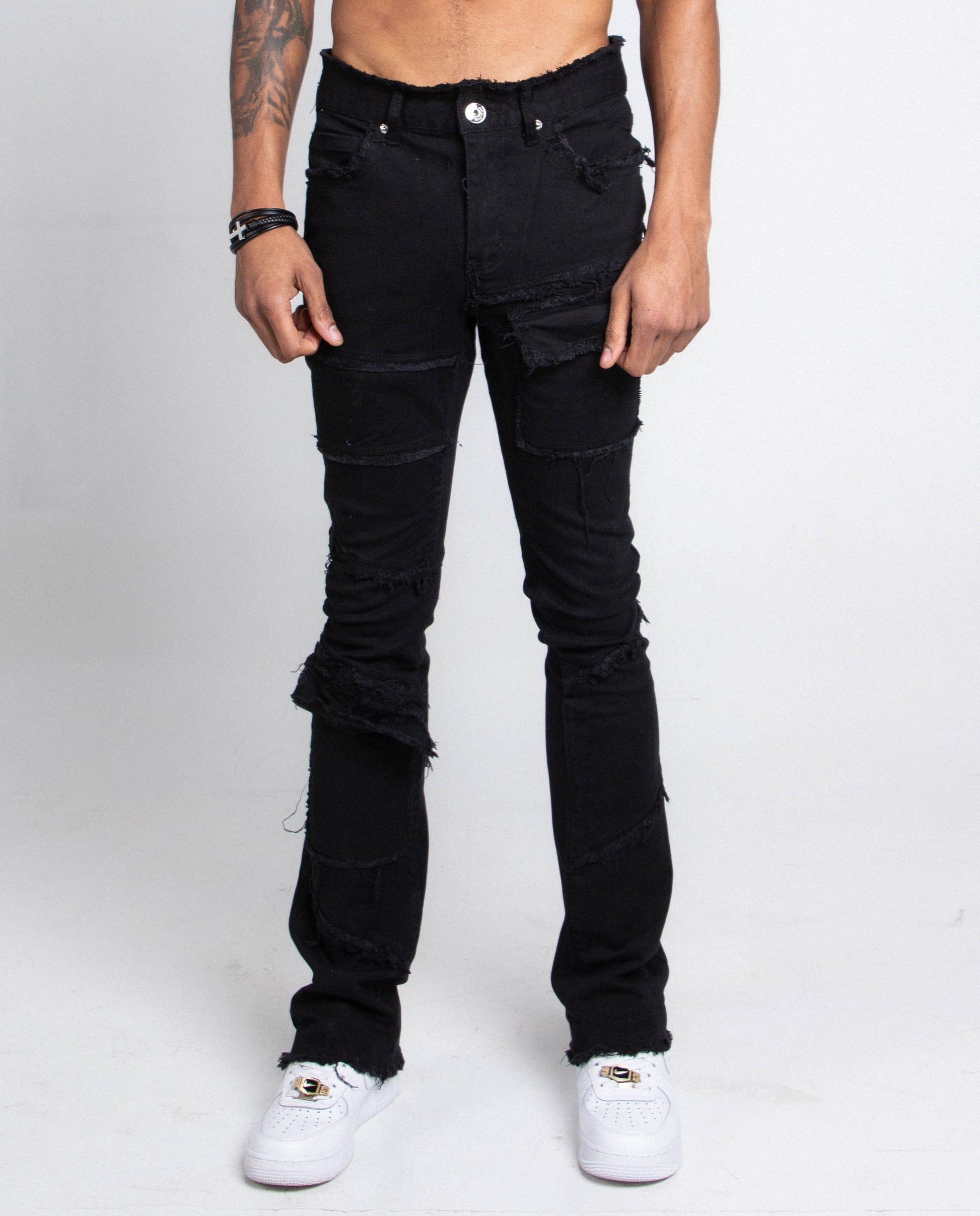BLACK DISTRESSED JEANS