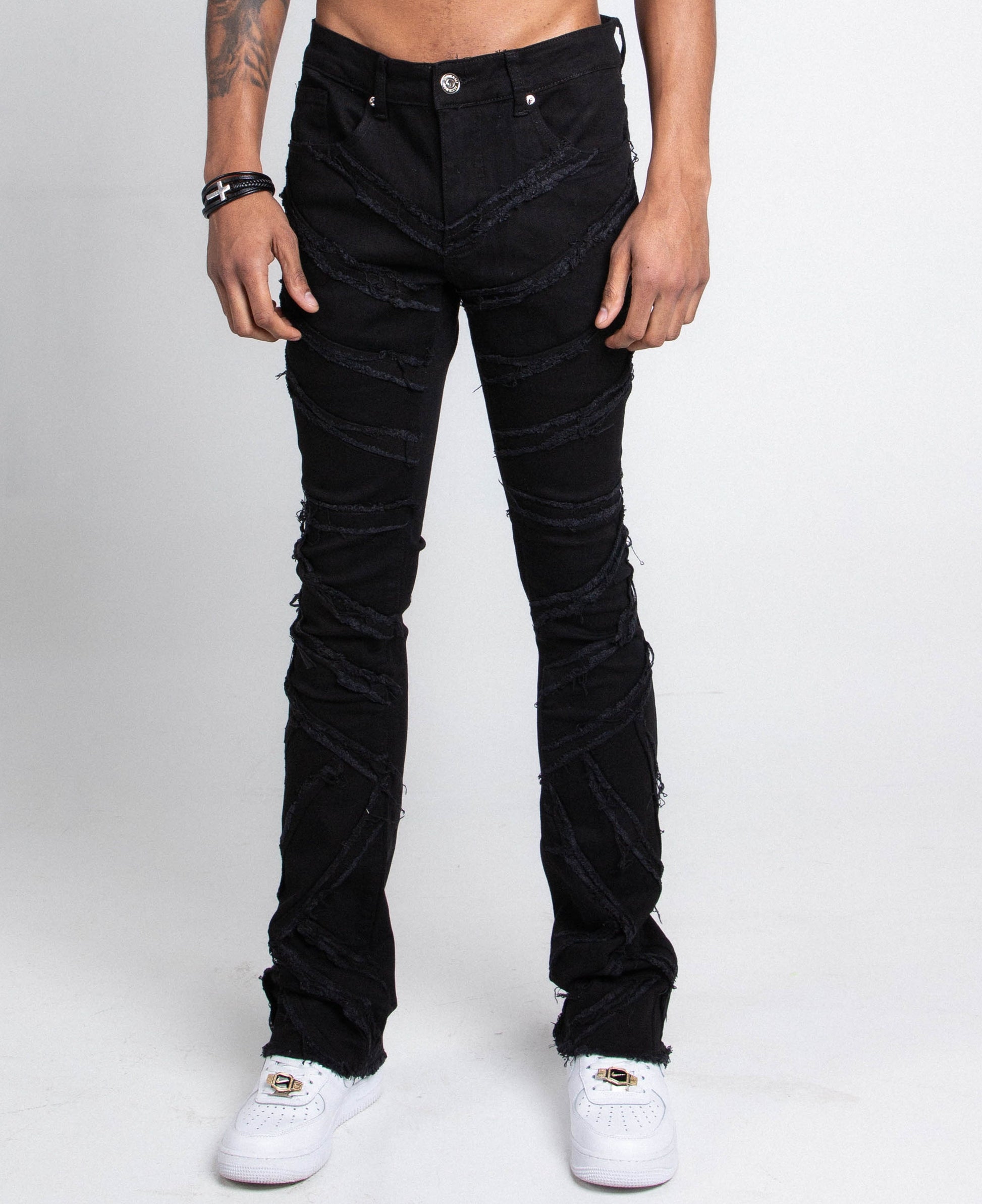 BLACK DISTRESSED JEANS