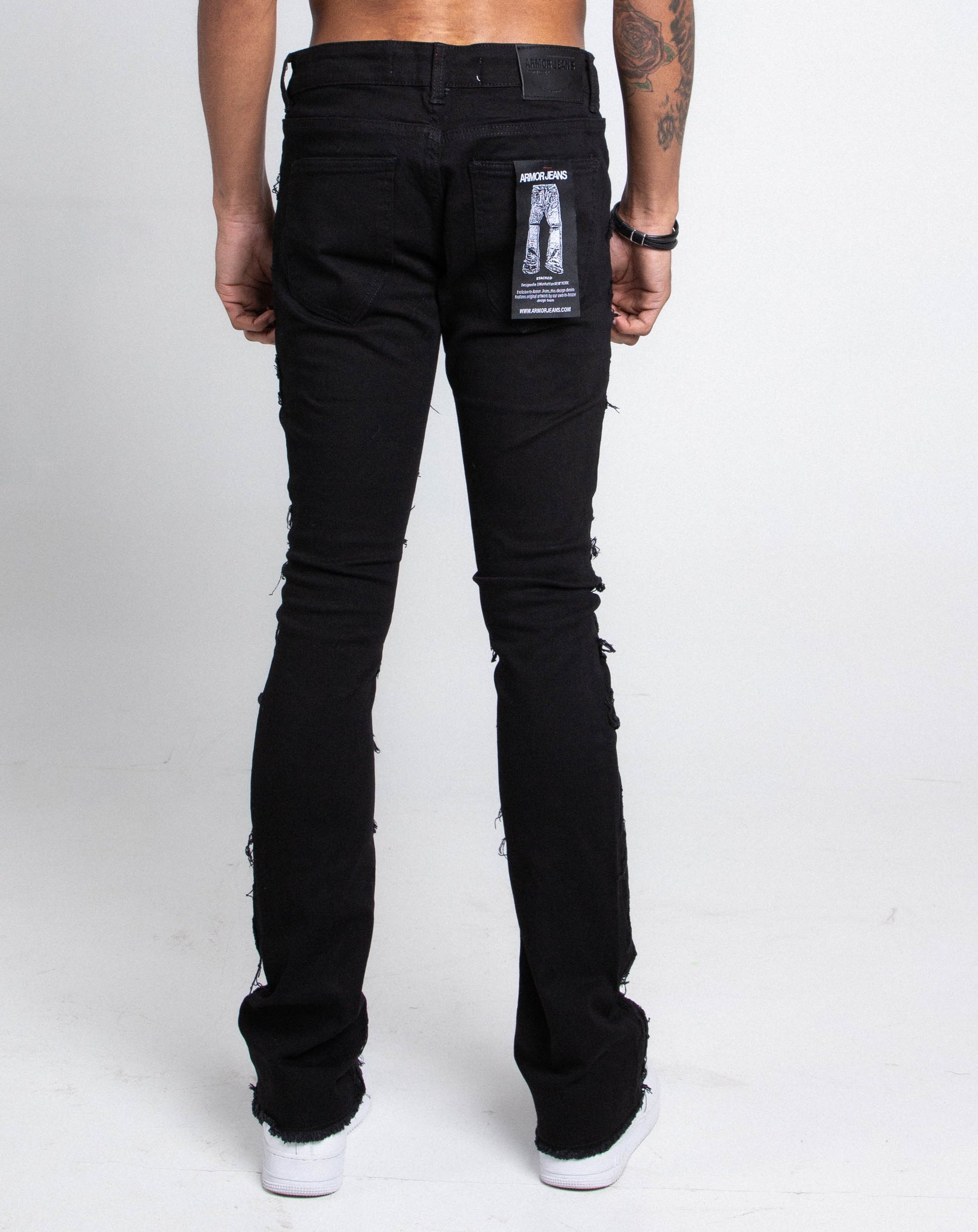 BLACK DISTRESSED JEANS