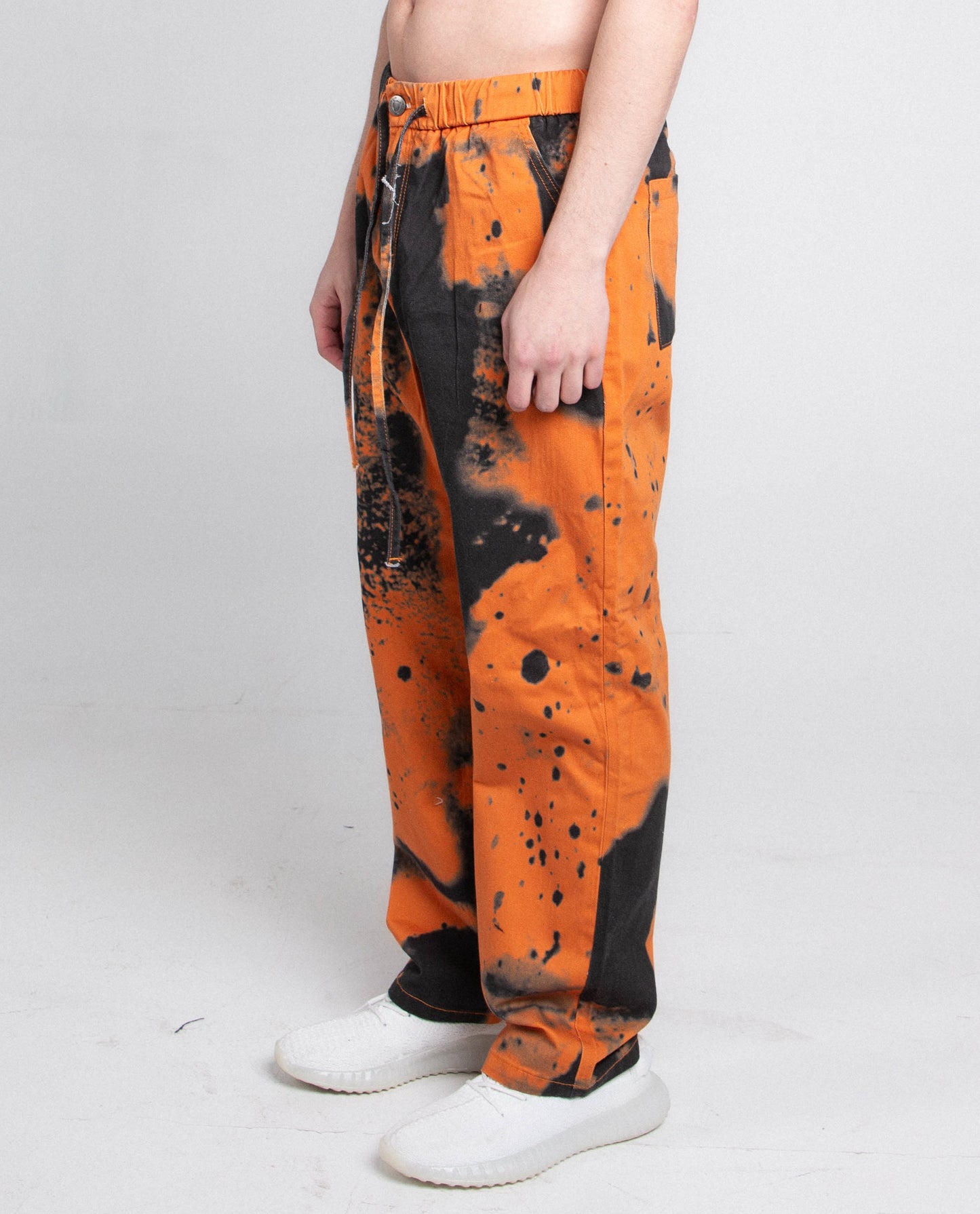 COLOR DYE LOOSE JEANS