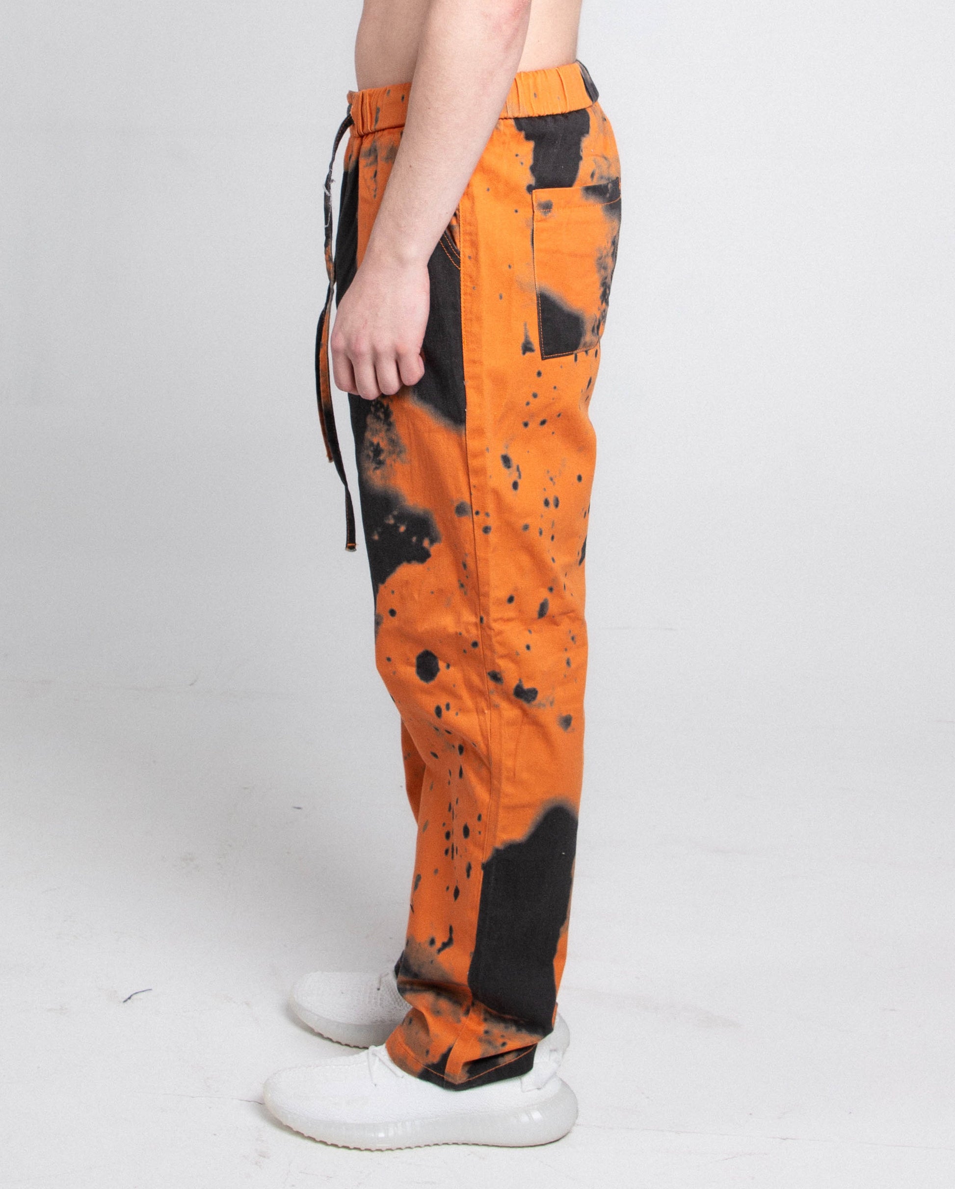 COLOR DYE LOOSE JEANS