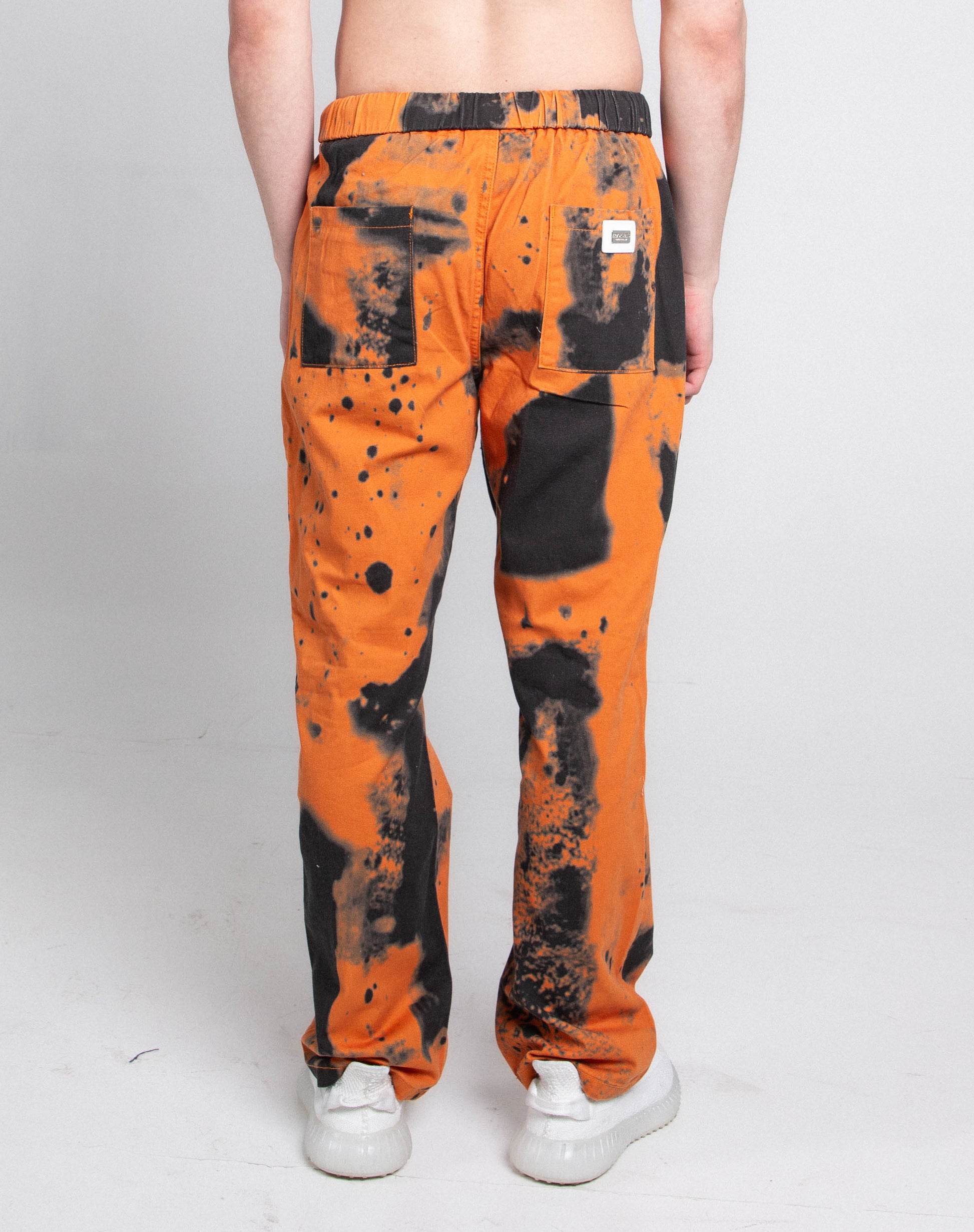 COLOR DYE LOOSE JEANS