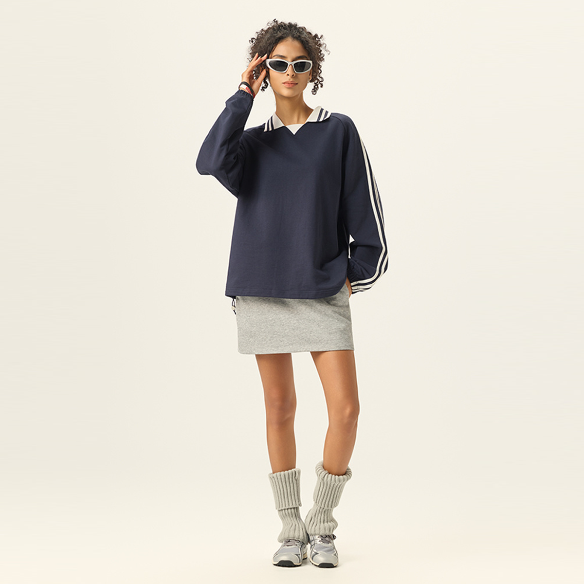 Loose-Fit Heavyweight Contrast Collar Sweatshirt