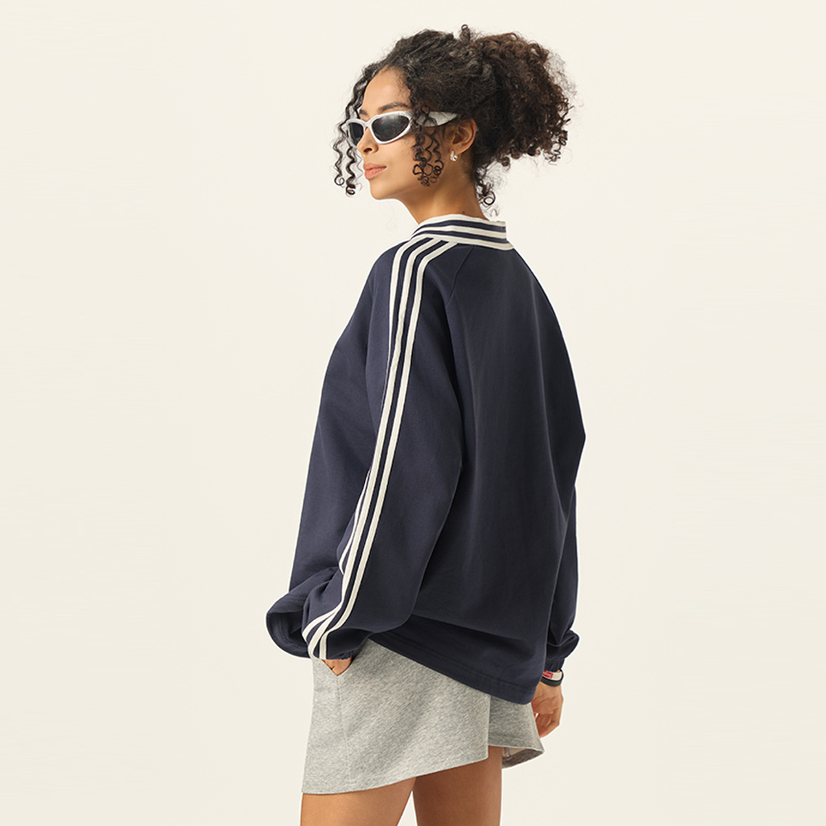 Loose-Fit Heavyweight Contrast Collar Sweatshirt