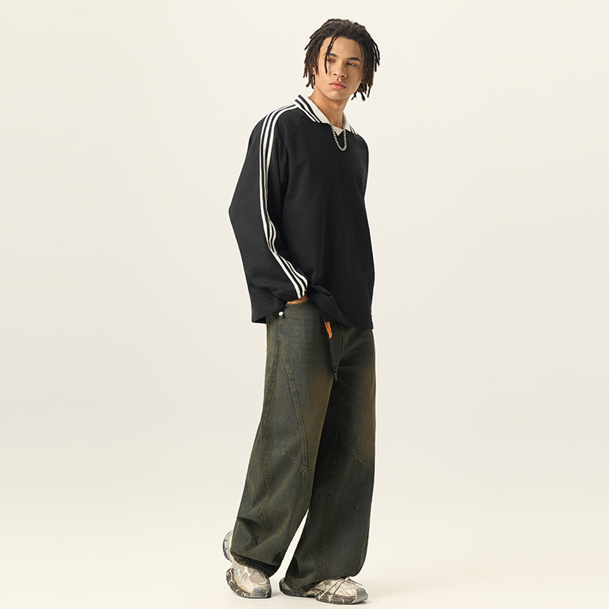 Loose-Fit Heavyweight Contrast Collar Sweatshirt