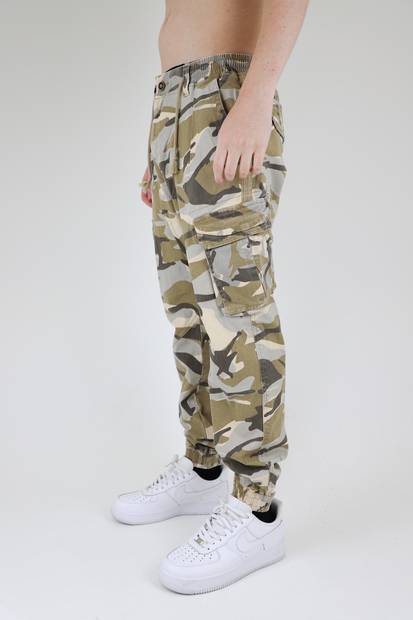 Relaxed Fit Men’s Light Camo Cargo Joggers