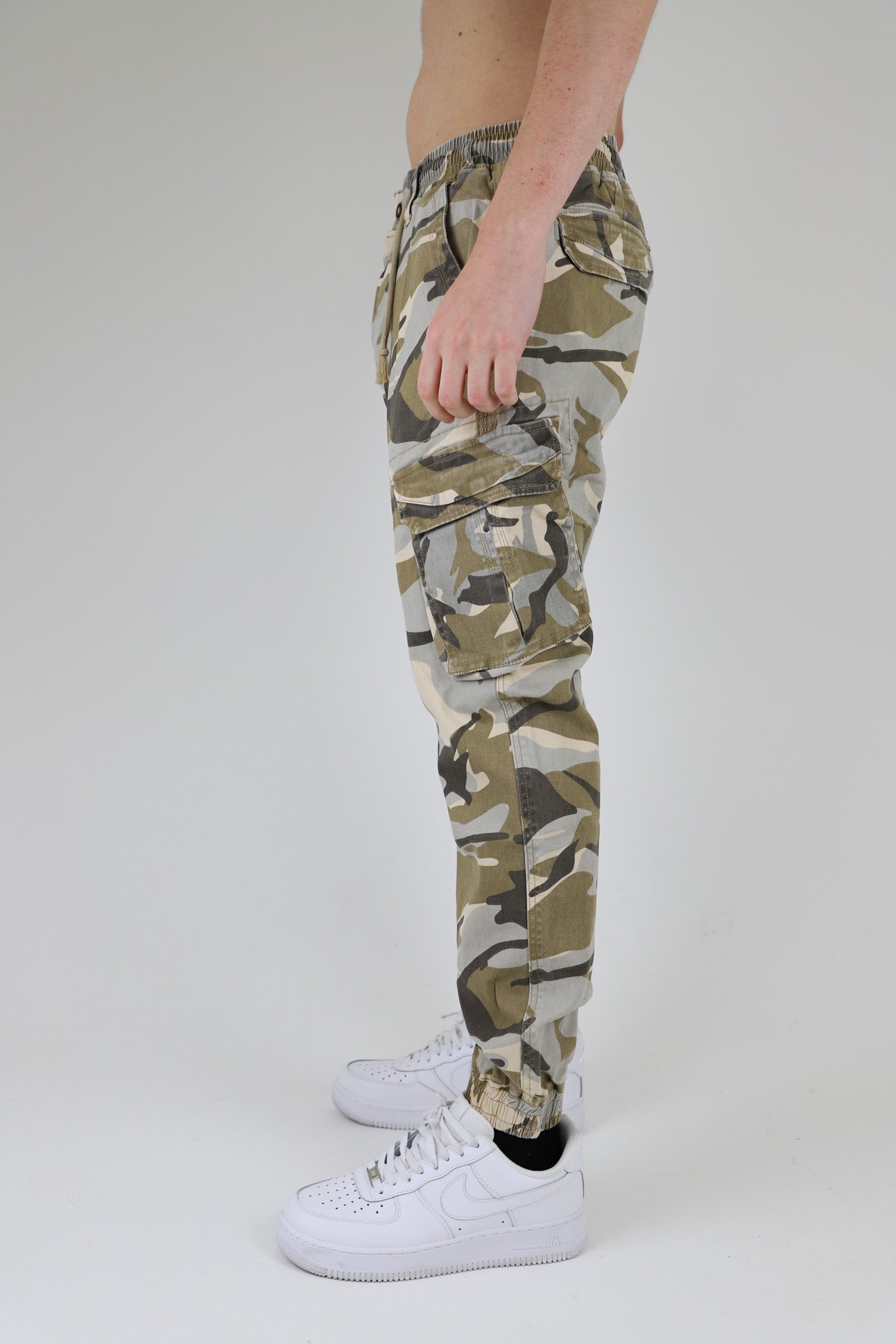 Relaxed Fit Men’s Light Camo Cargo Joggers